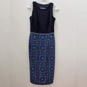 Maggy London Navy and Blue Patterned Sleeveless V-Neck Midi Dress Size 6